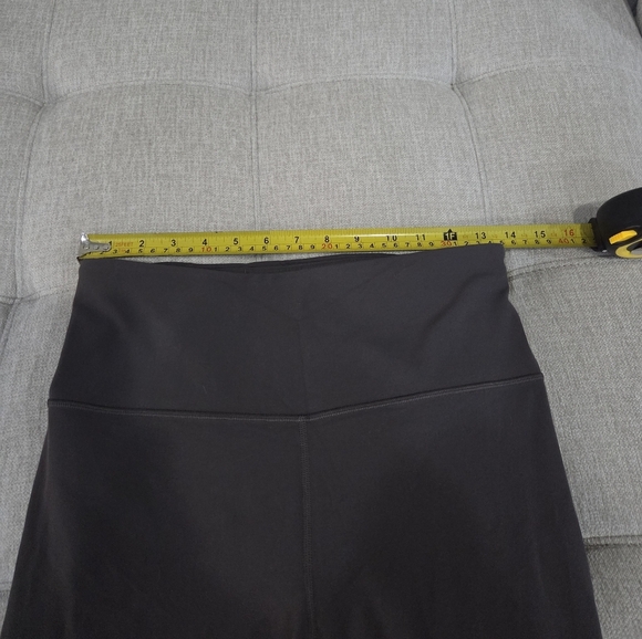 Athleta Charcoal Gray High-Waisted  Capri Leggings Women's  Sz.M - Picture 6 of 8